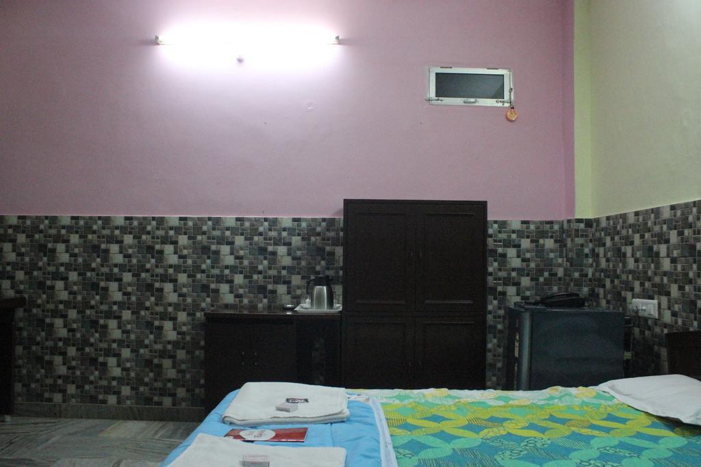 Hotel Kanishka Varanasi Habitación foto